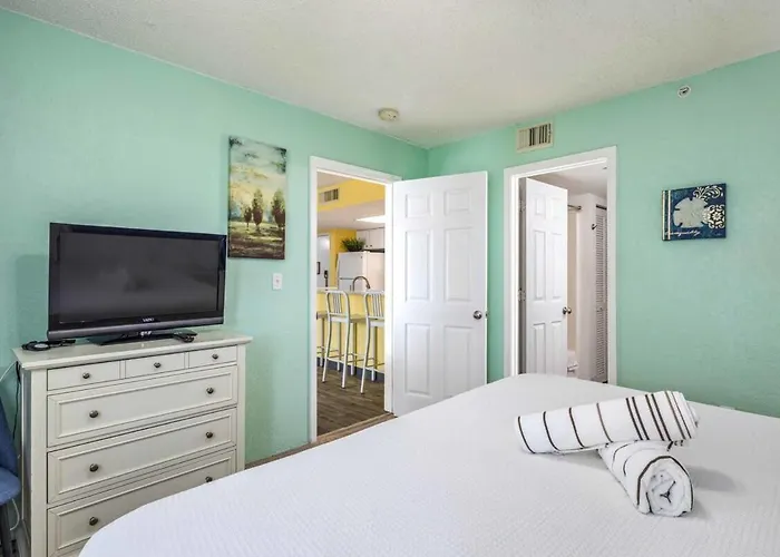 Tortuga Suite At Sunrise Suites Resort - Heated Pool, Hot Tub & Free Parking